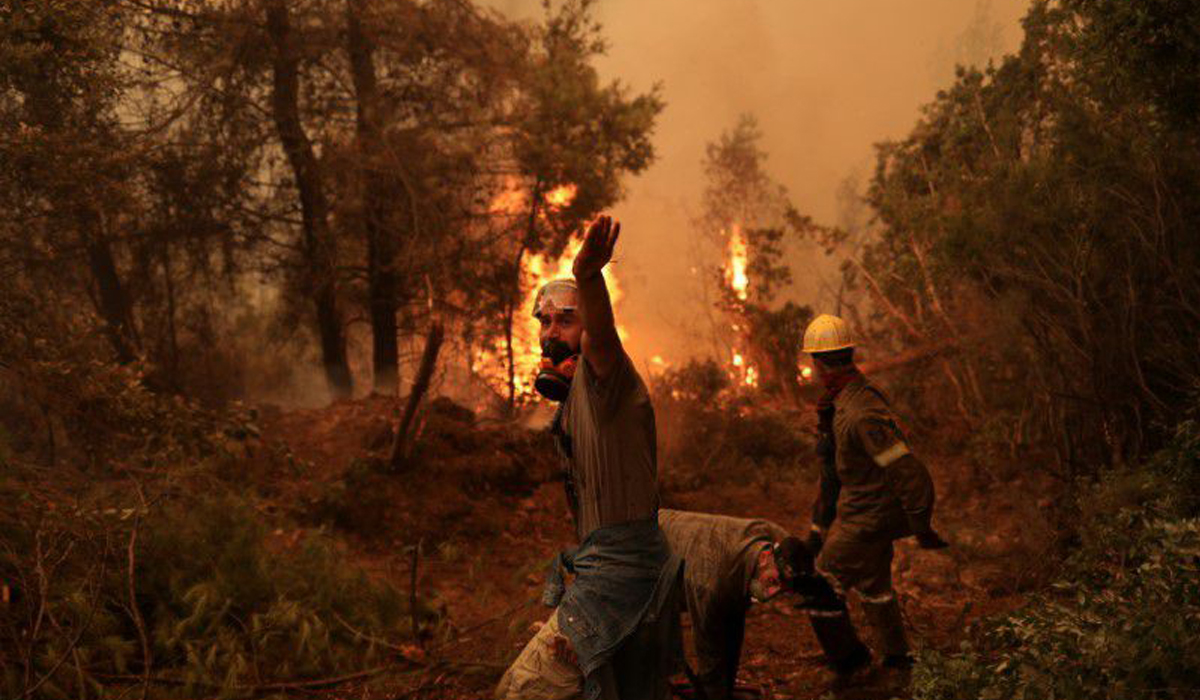 Angry Greeks criticise government response after wildfire devastation